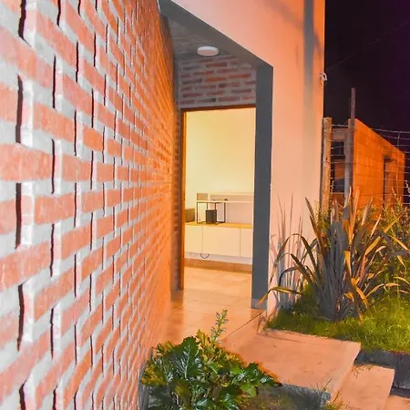 Casa D, Moderna De 2 Habitaciones Con Jardin En Barrio De Profesionales San Salvador de Jujuy Exterior photo