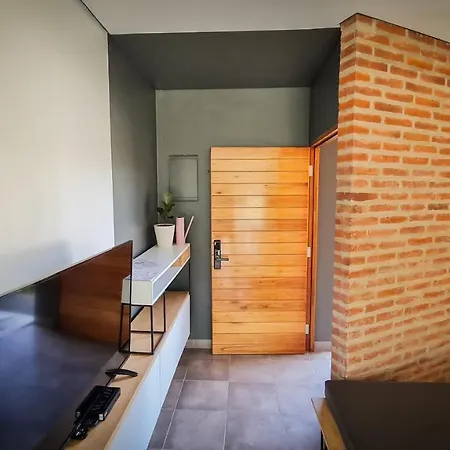 Casa D, Moderna De 2 Habitaciones Con Jardin En Barrio De Profesionales San Salvador de Jujuy Exterior photo
