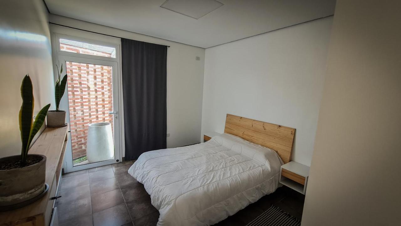 Casa D, Moderna De 2 Con Jardin En Barrio De Profesionales *