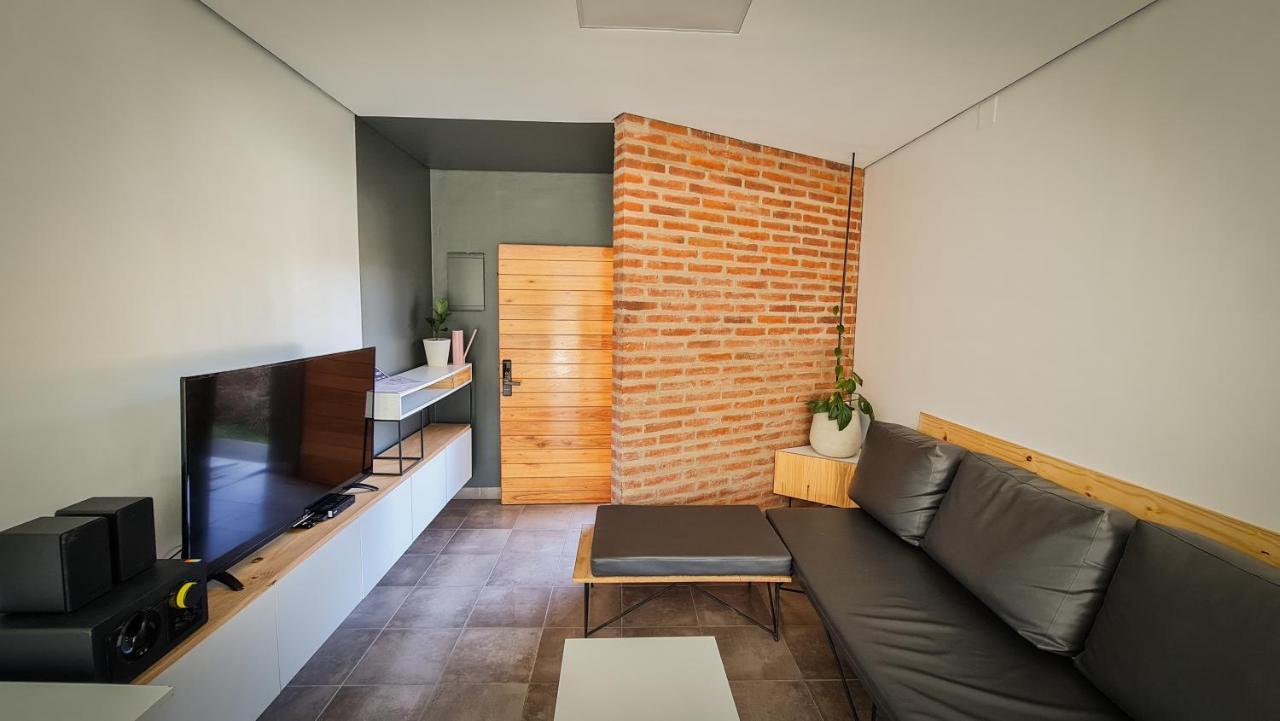 Casa D, Moderna De 2 Con Jardin En Barrio De Profesionales *